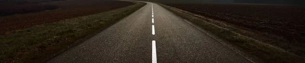 Eine Leere Asphaltstraße Autobahn Der Nacht Panoramabild Dunkle Landschaft Gefährliches — Stockfoto