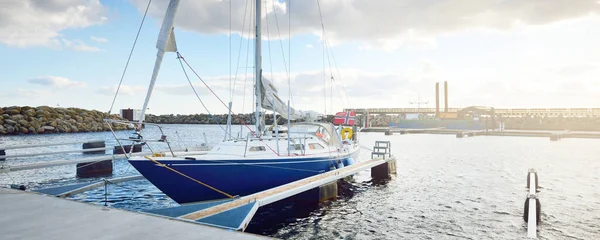 Blå Slupen Riggad Segelbåt Att Hyra Förtöjd Till Brygga Yacht — Stockfoto