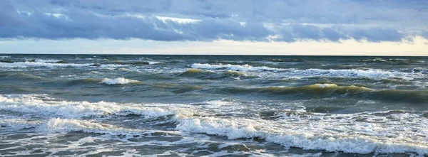 Mer Baltique Après Orage Coucher Soleil Ventspils Lettonie Nuages Lumineux — Photo