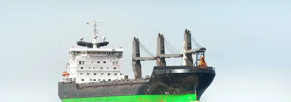 Gran Granelero Buque Grúa Carga Navegando Mar Báltico Hasta Puerto — Foto de Stock