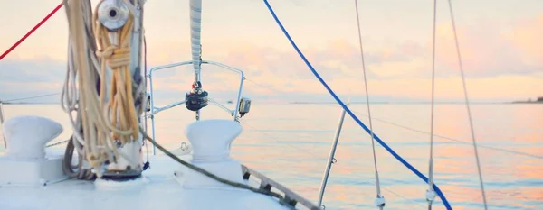 White Yacht Sailing Still Water Sunset Frost First Snow Deck — Stock Photo, Image