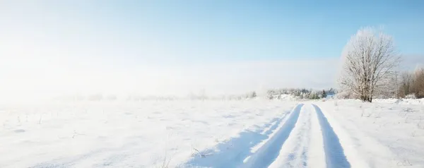 Засніжені Односмугові Сільські Дороги Через Поля Сонячний День Фінляндія Чисте — стокове фото