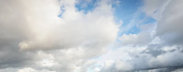 Nubes Ornamentales Cielo Dramático Cloudscape Luz Solar Suave Imagen Panorámica — Foto de Stock