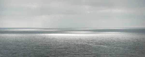 Fırtına Sırasında Baltık Denizi Nin Panoramik Görüntüsü Dramatik Gökyüzü Kara — Stok fotoğraf