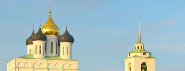 Κοντινό Πλάνο Του Καθεδρικού Ναού Της Αγίας Τριάδας Στο Pskov — Φωτογραφία Αρχείου