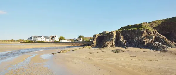 Case Campagna Alberi Sulla Costa Sabbiosa Della Baia Douarnenez Cielo — Foto Stock