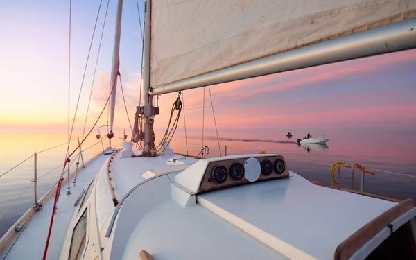 White Yacht Sailing Open Sea Sunset Close View Deck Bow — Stock Photo, Image