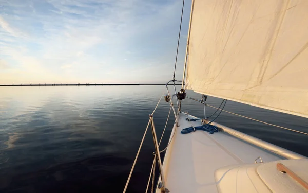 White Yacht Sailing Rain Sunset Close View Deck Bow Clear — Stock Photo, Image