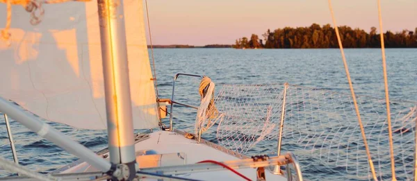 White Yacht Sailing Storm View Deck Mast Bow Feet Swedish — Stock Photo, Image