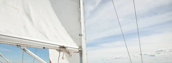 Feet Swedish Built Cruising Sailboat Sailing Clear Day Summer Vacations — Stock Photo, Image