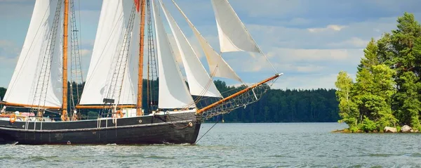 Elegant Two Masted Gaff Schooner Training Tall Ship Travel History — Stock Photo, Image