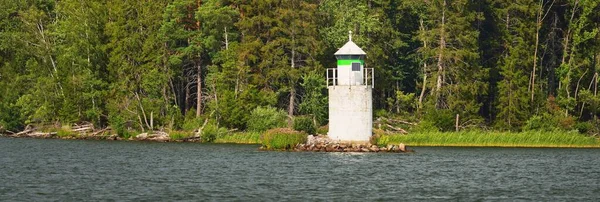 Riva Rocciosa Foresta Piccolo Faro Bianco Natura Ambiente Destinazioni Turistiche — Foto Stock