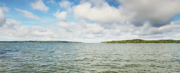 Rocky Lakeshore Forest Sunny Summer Day Dramatic Sky Nature Environmental — Stock Photo, Image