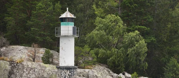 Rocky Shore Forest Small White Lighthouse Nature Environment Travel Destinations — Stock Photo, Image