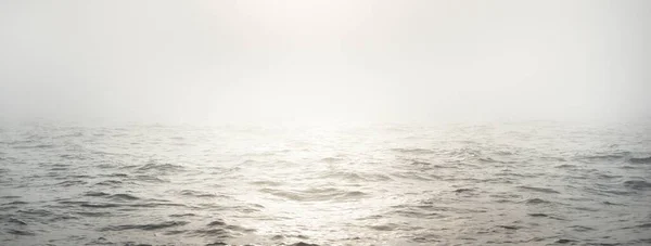Gündoğumunda Sveç Bir Sabah Sisinde Baltık Denizi Yelkenli Bir Teknenin — Stok fotoğraf
