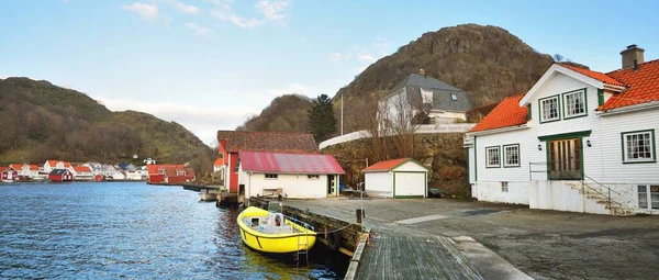 Klein Dorp Fjorden Bij Zonsondergang Hidra Eiland Rogaland Regio Noorwegen — Stockfoto