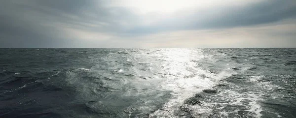 Glühende Wolken Über Der Offenen Ostsee Vor Dem Gewitter Schweden — Stockfoto