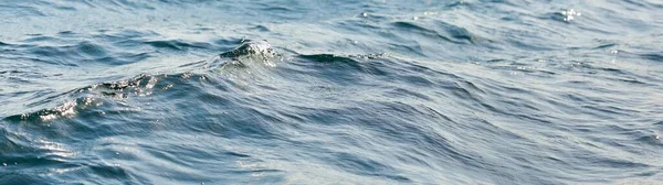 Vista Panorámica Del Mar Mediterráneo Olas Salpicaduras Textura Superficial Del — Foto de Stock