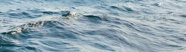 Vista Alto Ângulo Mar Mediterrâneo Ondas Salpicos Textura Superfície Água — Fotografia de Stock