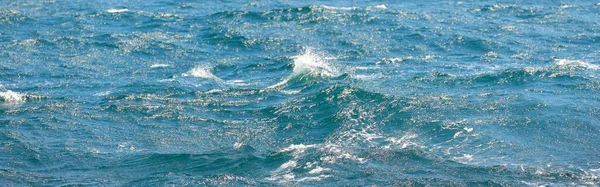 Mar Mediterráneo Día Soleado Cielo Despejado Textura Superficie Del Agua — Foto de Stock