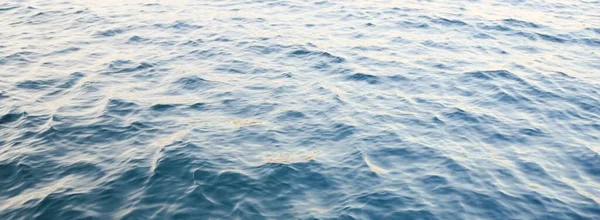 北海の高角度ビュー ノルウェーだ 水面の質感 ターコイズ色 抽象的な自然パターン グラフィックリソース コピースペース — ストック写真