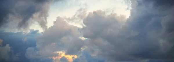 Nubes Ornamentales Cielo Dramático Paisaje Nublado Tormenta Épica Luz Solar — Foto de Stock