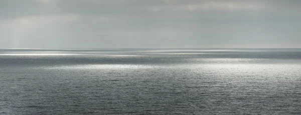 Панорамный Вид Балтийское Море Время Бури Драматическое Небо Солнечные Лучи — стоковое фото