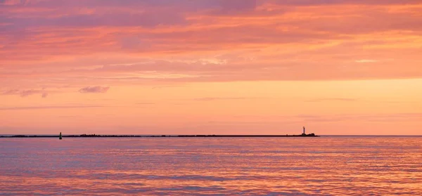 Baltic Sea Sunset Dramatic Sky Glowing Golden Pink Clouds Reflections — Stock Photo, Image