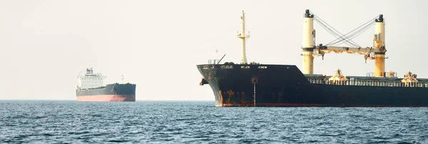 Large Black Cargo Crane Ship Anchored Strait Gibraltar View Yacht — Stock Photo, Image