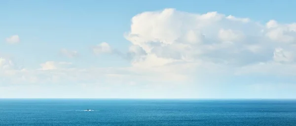 Vista Aérea Desde Costa Rocosa Pointe Pen Hir Cielo Azul —  Fotos de Stock