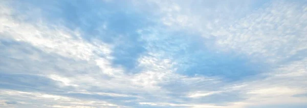 Nuvens Ornamentais Céu Dramático Paisagem Nuvens Tempestade Épica Luz Solar — Fotografia de Stock