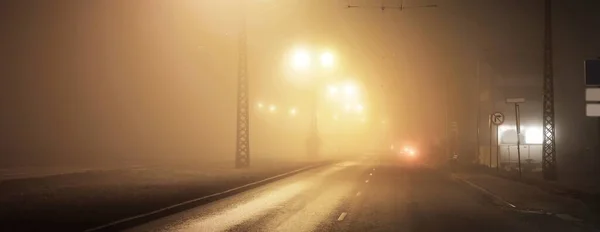 Strada Asfaltata Vuota Illuminata Una Nebbia Notte Scena Urbana Buia — Foto Stock