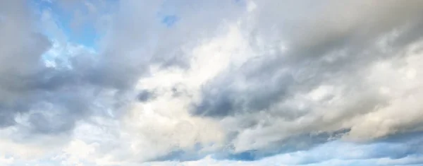 Декоративні Хмари Драматичне Небо Яке Сонячне Світло Панорамне Зображення Текстура — стокове фото