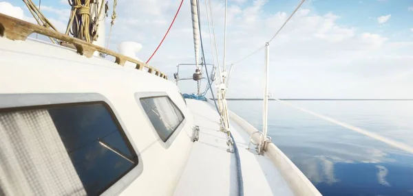 Biały Jacht Żeglujący Bałtyku Zachodzie Słońca Widok Pokładu Dziób Świecące — Zdjęcie stockowe