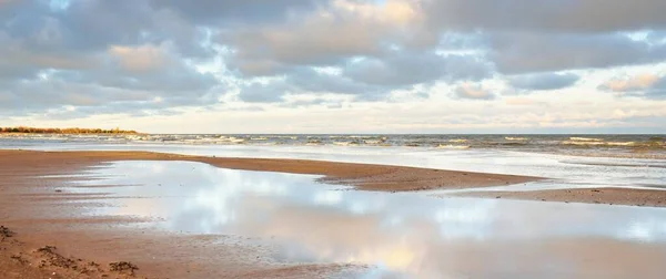 Vue Panoramique Sur Mer Baltique Depuis Rivage Sablonneux Ciel Clair — Photo