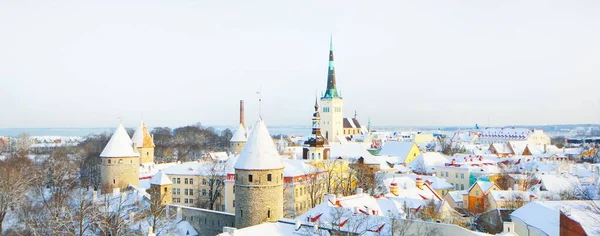 Luchtfoto Van Oude Binnenstad Van Tallinn Een Sneeuwstorm Panoramisch Stadsgezicht — Stockfoto