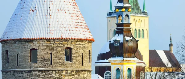 Close Torre Fortaleza Uma Torre Igreja Olaf Tallinn Cidade Velha — Fotografia de Stock