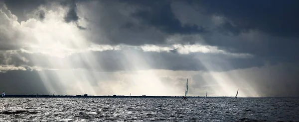 Sailing Yacht Regatta Modern Sailboat Racing Waves Dramatic Sky Flowing — Stock Photo, Image