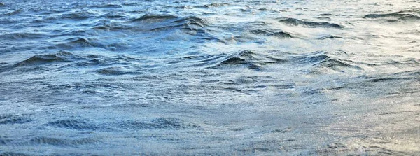 Deniz Suyu Yüzeyi Dokusu Yumuşak Güneş Işığı Panoramik Görüntü Grafik — Stok fotoğraf