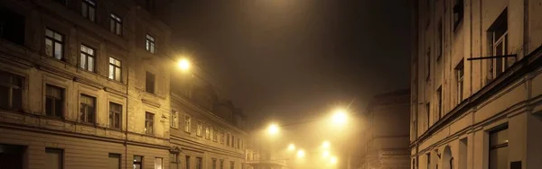 Camino Asfalto Iluminado Vacío Través Los Antiguos Edificios Históricos Casas — Foto de Stock