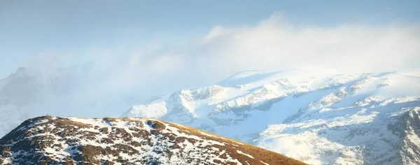 フランスアルプスのパノラマビュー 山の峰 澄んだ青空 パルク エクリンス フランス 絵のような景色 旅行先 さまよう欲望の概念 — ストック写真