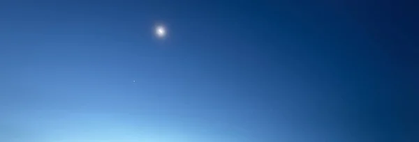Klarblå Glödande Himmel Månuppgång Skymning Natt Begreppskonst Meteorologi Himmel Hopp — Stockfoto