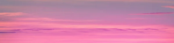 Clear Blue Sky Glowing Pink Golden Clouds Dramatic Cloudscape Sunrise — Foto Stock