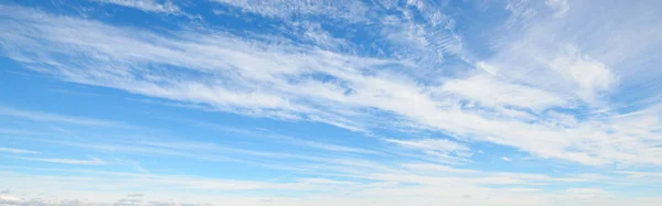 Cloudscape Clear Blue Glowing Sky Soft Sunlight Cirrus Clouds Panoramic — Stock Fotó