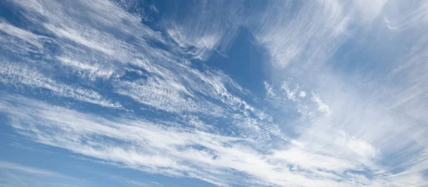 Cloudscape Clear Blue Glowing Sky Soft Sunlight Cirrus Clouds Panoramic — Stock Photo, Image