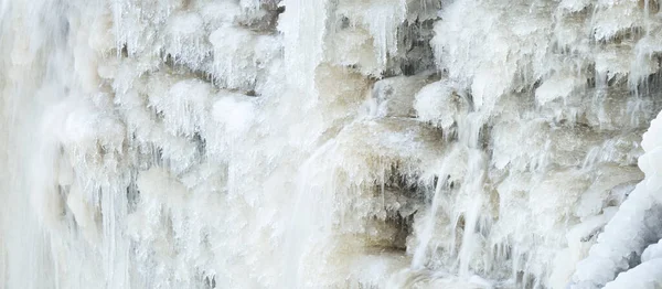 Fagyasztott Keila Vízesés Jégcsapok Víz Fröccsen Közelről Télen Észtországban Absztrakt — Stock Fotó