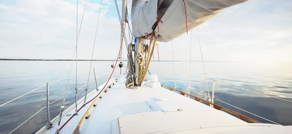 White Yacht Sailing Still Water Sunset View Deck Bow Mast — Zdjęcie stockowe