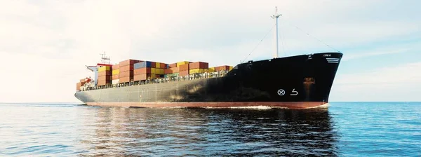 Large Cargo Container Ship Sailing Open Sea Usa Panoramic View — Zdjęcie stockowe