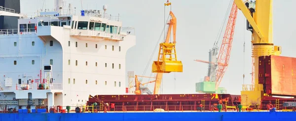 Large Cargo Ship Loading Port Terminal Panoramic View Freight Transportation — Zdjęcie stockowe
