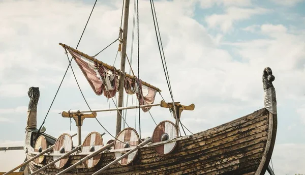 Régi Fából Készült Viking Snekkja Hosszú Hajó Típus Közelkép Hajós — Stock Fotó